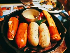 德国香肠拼美国薯角-绿茵阁牛扒餐厅(客村店)