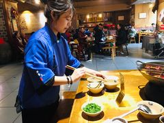 -白乐天毛肚火锅馆(解放碑店)