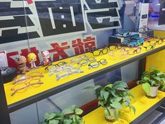 -诺柯视眼镜-蔡司依视路官方工厂店(淞南一店)