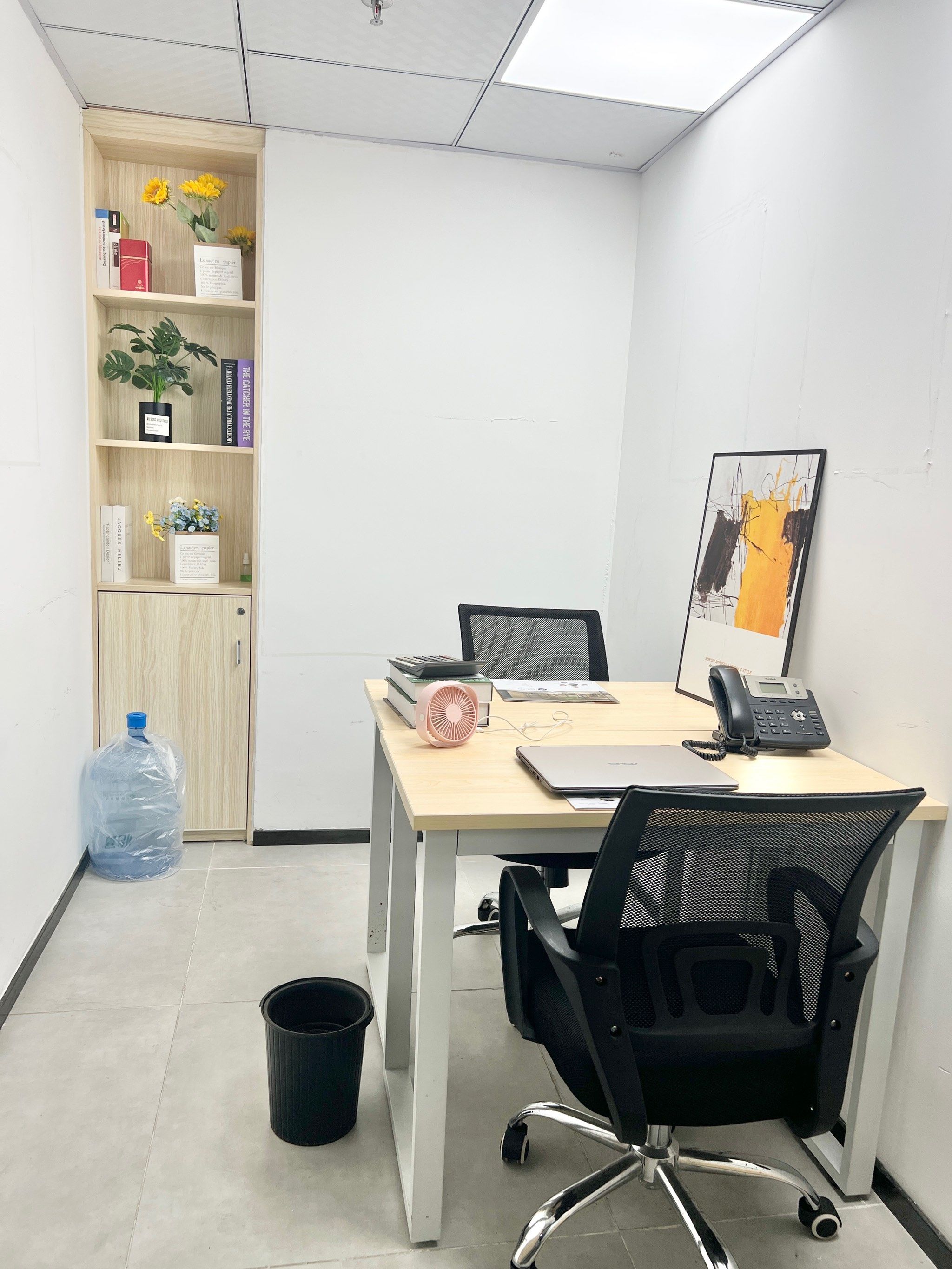 辞掉电商运营工作后,在广州搞了个格子房办公