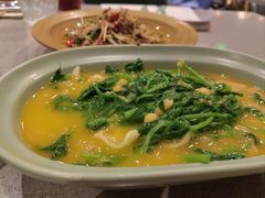 豌豆黄浸豌豆尖-半山腰·云南菜(侨福芳草地店)