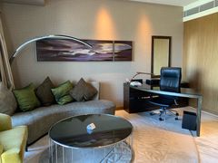 -上海滴水湖皇冠假日酒店