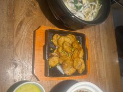 -九锅一堂酸菜鱼(万达广场店)