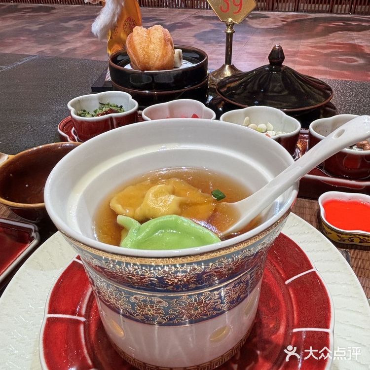 一秒穿越紫禁城！御仙都皇家菜超赞
