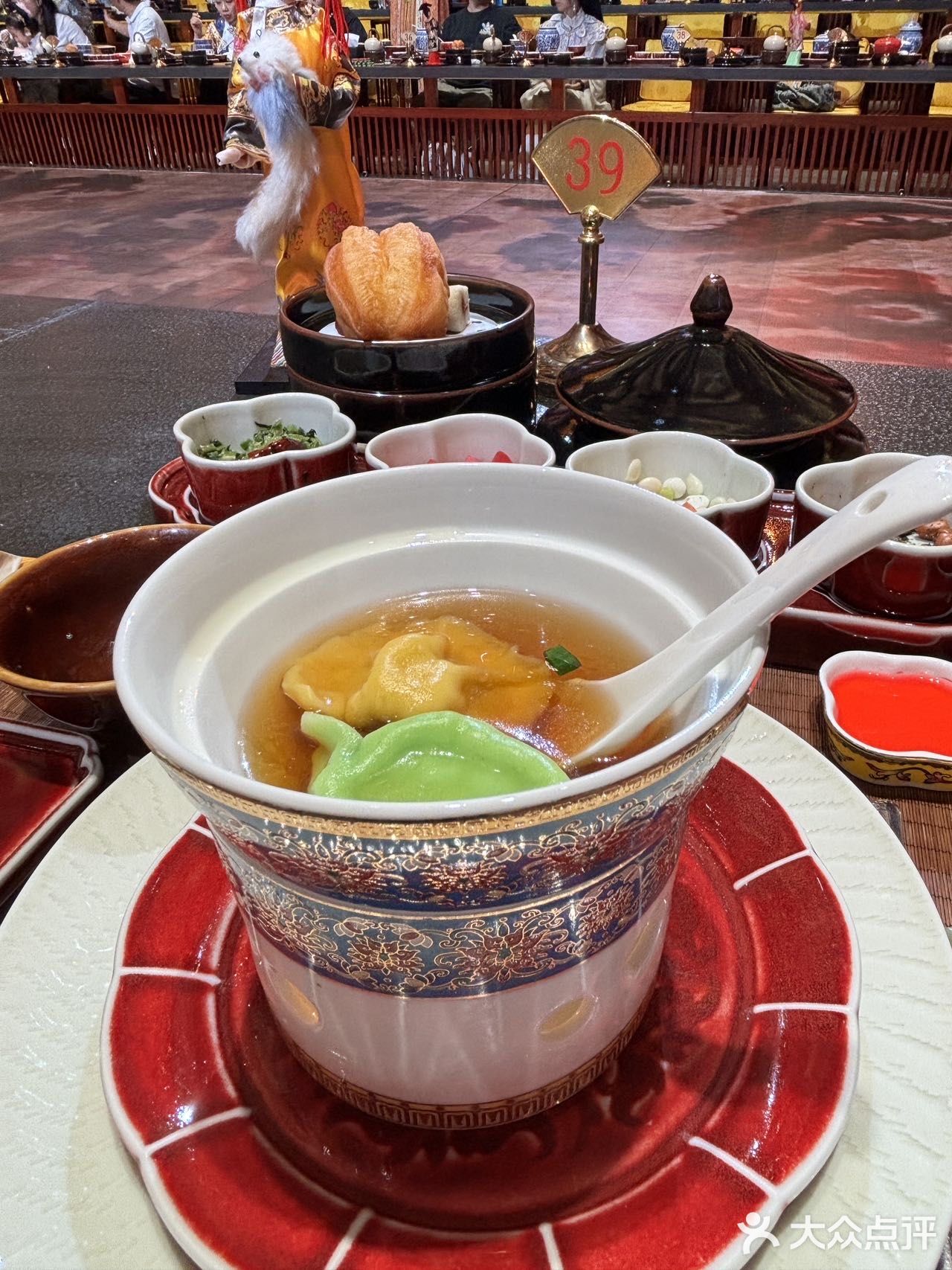 一秒穿越紫禁城！御仙都皇家菜超赞
