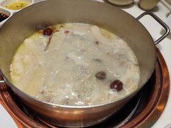 -洪氏嗨捞·猪肚鸡火锅(阳光天地店)