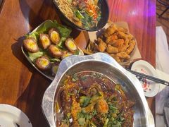 -爆炸头阿姨小四川正宗川味小吃(无任何分店)