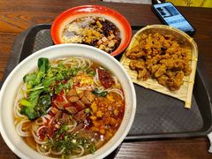 张飞牛肉粉-爆炸头阿姨小四川正宗川味小吃(无任何分店)