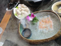 生鱼片-景明轩•养生酸汤鱼火锅 云贵鲜菌 现舂野果酸汤(王寨小区店)