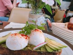 牛油果温泉蛋吐司-O'mills Sourdough Bakery&Bistro(永嘉路店)