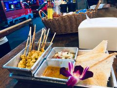-Dang restaurant (patong phuket)