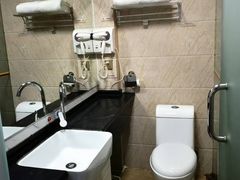 -宸玥酒店(成都西南财大地铁站店)