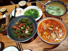 -老滇山寨•云南特色菜•地方菜•民族风情歌舞表演(金碧店)