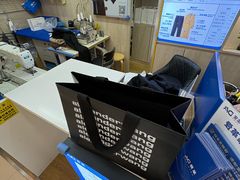 -爱革·奢品·鞋包·衣物·家居(金桥国际商业广场店)