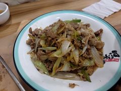葱爆羊肉-老舅老蒙肉饼非遗店(一店)