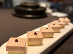 鱼子酱配鹅肝-小运河·公馆(国贸店)