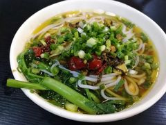 3&nbsp;两酸菜肉丝米线-秦云老太婆摊摊面(磁器口店)