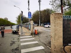 -陶然亭公园南门停车场