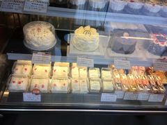 -红宝石·鲜奶小方·海派西点房(南丹店)