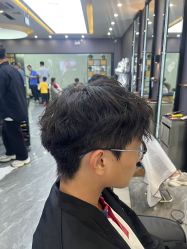 -藤野造型烫染·漂发