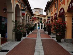 -佛罗伦萨小镇广佛名品奥特莱斯(疏港路店)