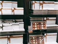 面包甜点陈列柜-Laderach 莱德拉(上海环贸iapm店)