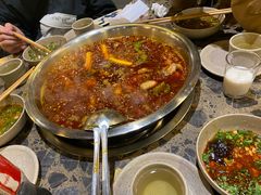 -肖肖酸萝卜鱼火锅(总店)