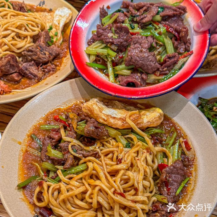 来个成都人解释一下这是什么情况……