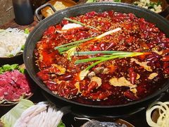 -渝嘴小老弟老火锅(华新村店)