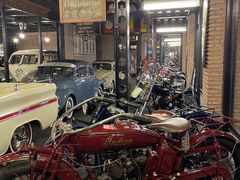 -席娜卡琳火车铁道夜市