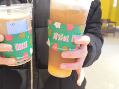 -瑞幸咖啡(临海市银泰城店)