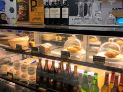 面包甜点陈列柜-HELLO 27 意面·沙拉·帕尼尼