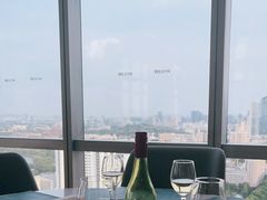 靠窗位-湖景知味西餐厅•自助餐• 轻食(南京金茂威斯汀大酒店)