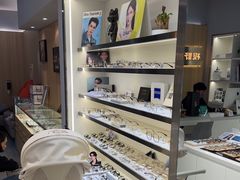 -视野联行眼镜·蔡司·尼康·授权优选门店(青浦宝龙店)