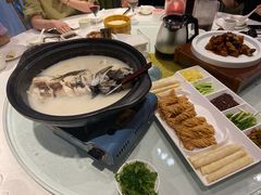 花亭湖有机鱼头汤-香山湖家家宴(中山陵店)
