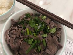 上品牛舌-犇逸·乐山跷脚牛肉·四川现炒(览海店)