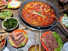 -四小区火锅·巷子里的重庆火锅(花照壁店)
