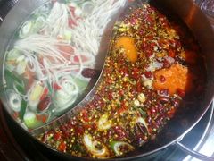鸳鸯锅底-乐山串串香老火锅(鼓楼店)