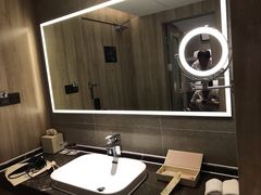 -长沙省政府地铁站亚朵酒店