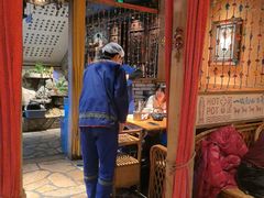 -老牌坊云南鱼豆花火锅(爱建店)