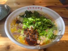 -文山荷鲜居(翠湖店)