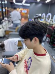 -藤野造型烫发染发