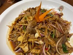 -老滇山寨•云南特色菜•地方菜•民族风情歌舞表演(金碧店)