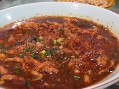 水煮肉片-川人川菜馆·小龙虾·鲜虾现做(黄山路店)