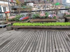 -冰冰龙虾·江湖菜·花园江景餐厅