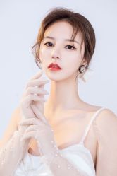 -onlygirl摄影美学馆高端定制(江滩店)