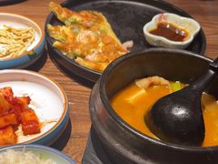 -明洞阿姨·韩式酱蟹烤肉·创意料理(三元桥店)