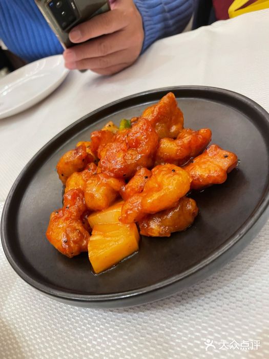 新雅粤菜馆(南京东路店)菠萝咕咾肉图片