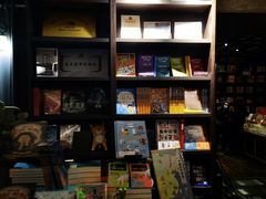 -钟书阁(松江泰晤士小镇店)