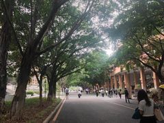 -广东外语外贸大学(白云山校区)